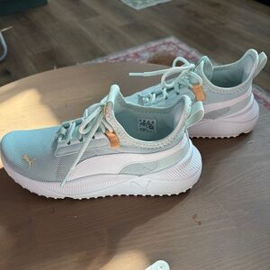 Puma Pacer Easy Street 
Kids Sneakers in Mint and White Size US 5C EUR 37